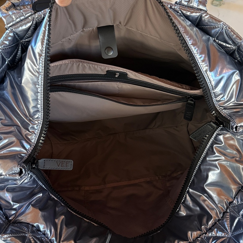 VEE Collective VEE WEEKENDER Quilted Travel Tote Bag in ICY SILVER Color - Picture 11 of 14